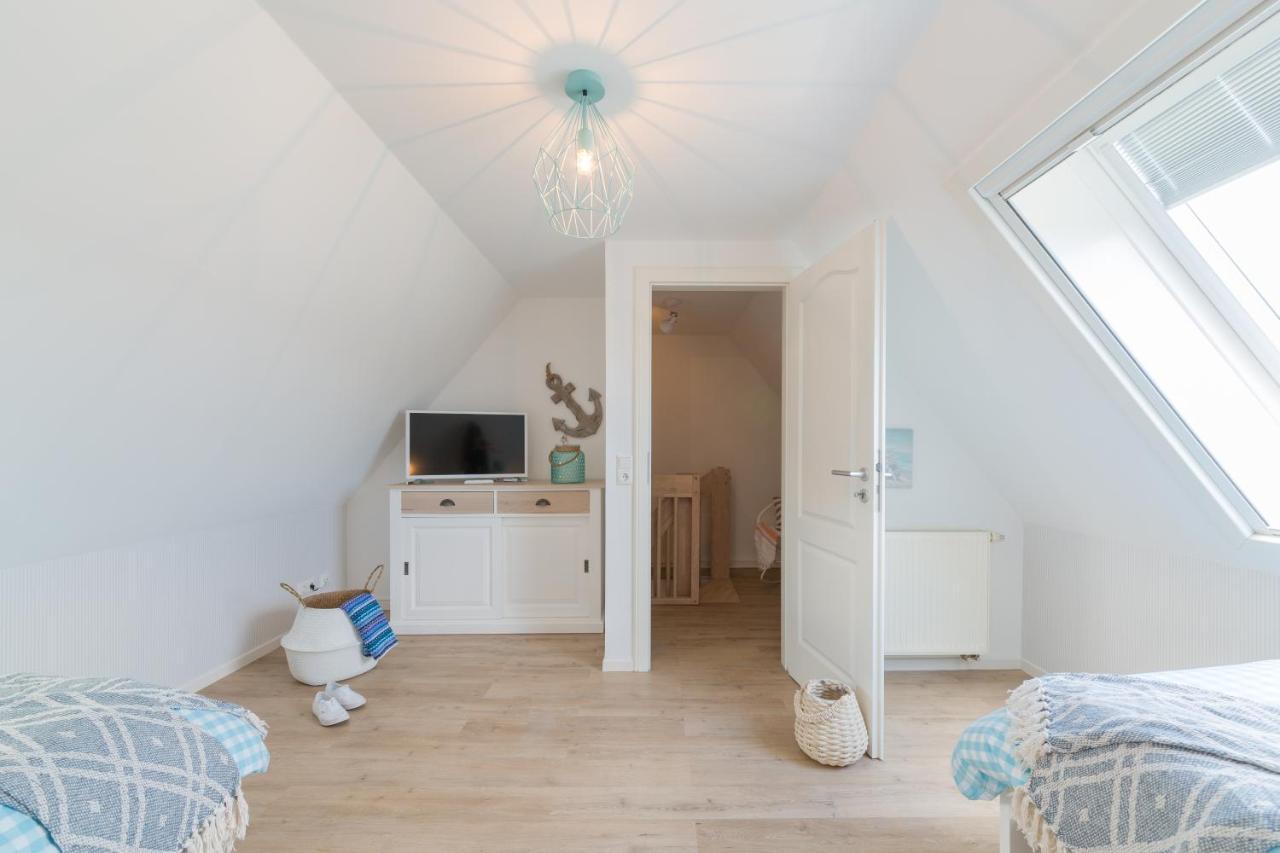 Ferienwohnungen Haus Am Strand Zingst Exterior foto